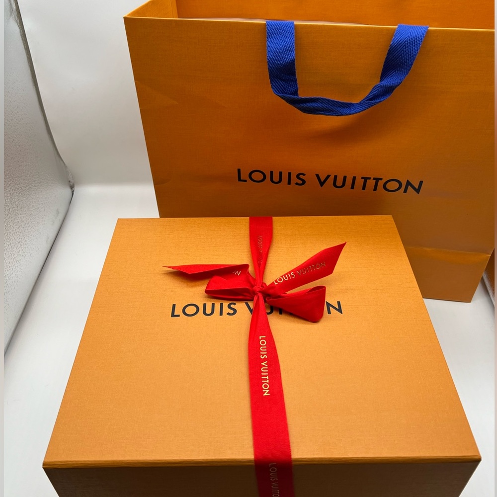 Authentic Louis Vuitton Bag & Box!!